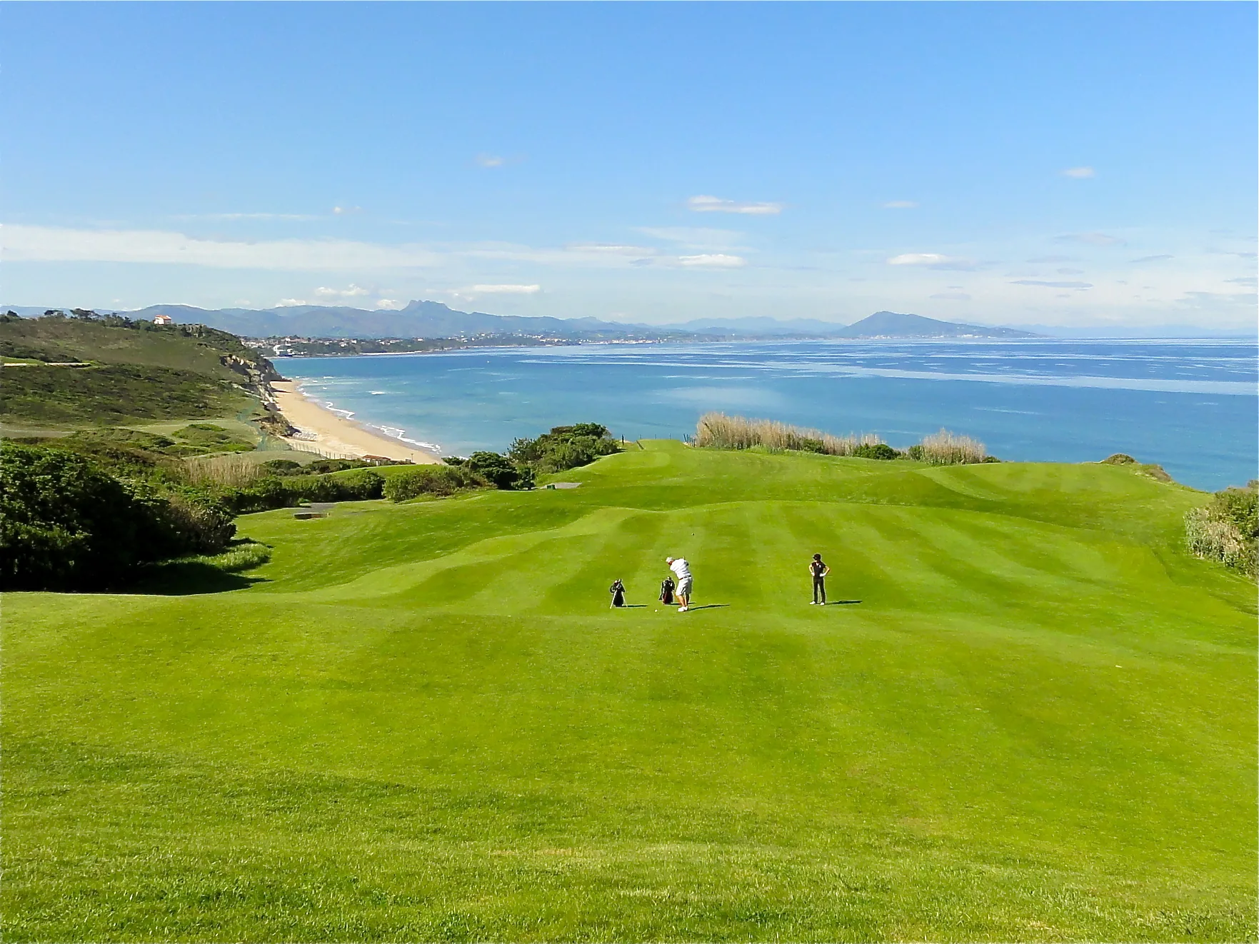 Trou n°2 du Golf d’Ilbarritz avec vue sur l’océan près de Biarritz